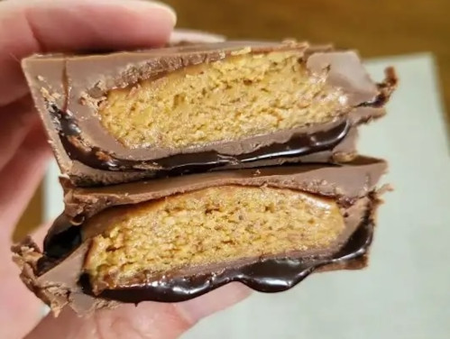 detail Reese's Chocolate Lava Big Cup 79 g